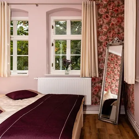 Kavalierhaus Im Rhododendronpark Kromlau * Gablenz